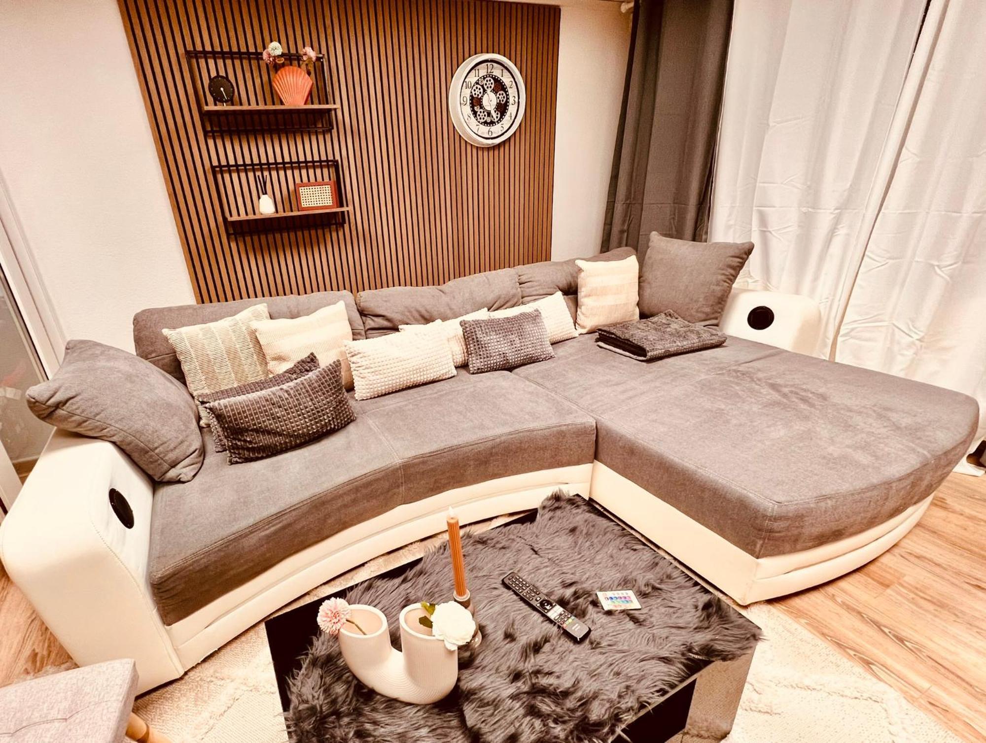 Cologne Luxe Living: Opulent Elegance Unleashed Apartment Exterior foto