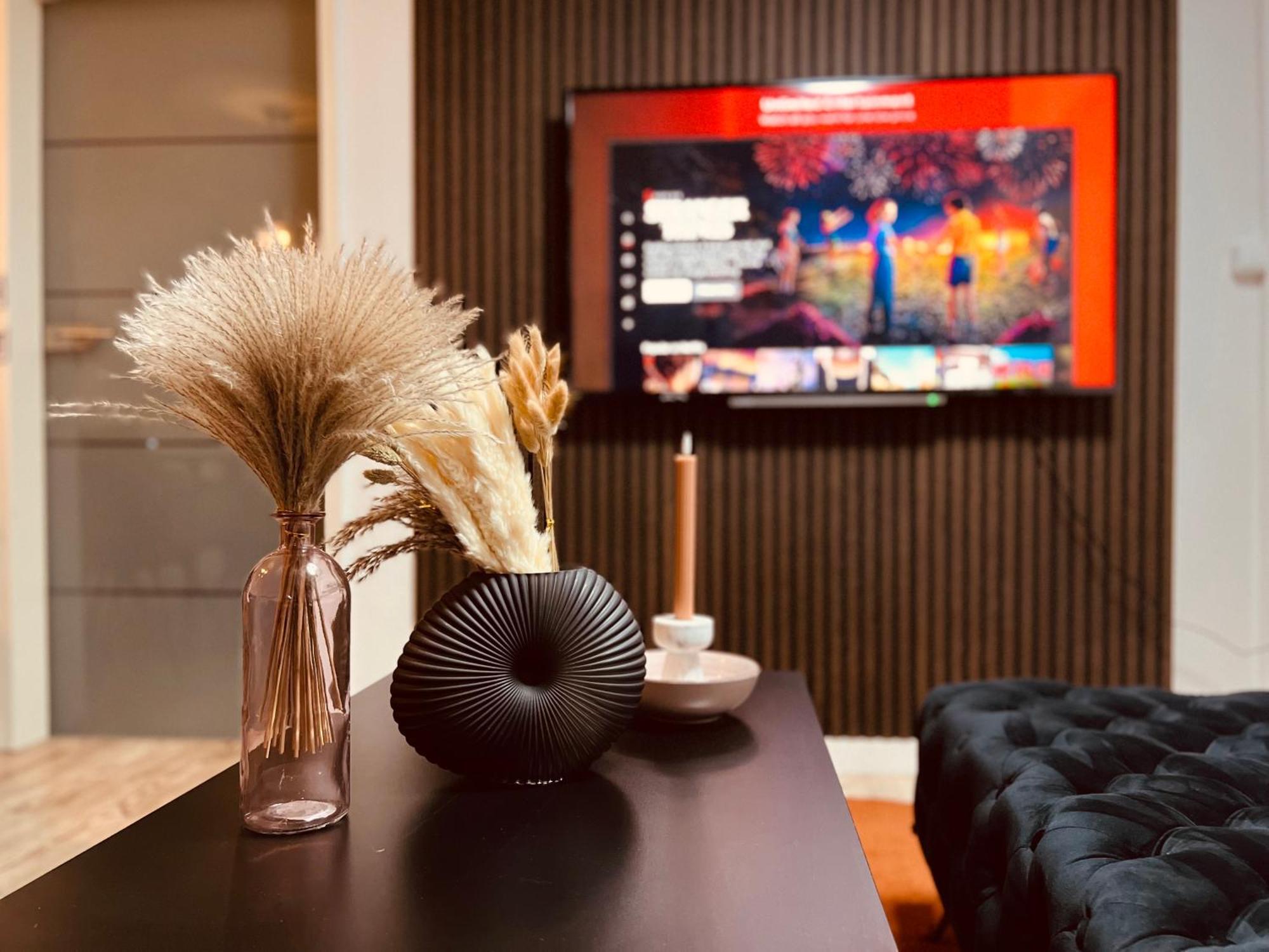 Cologne Luxe Living: Opulent Elegance Unleashed Apartment Exterior foto